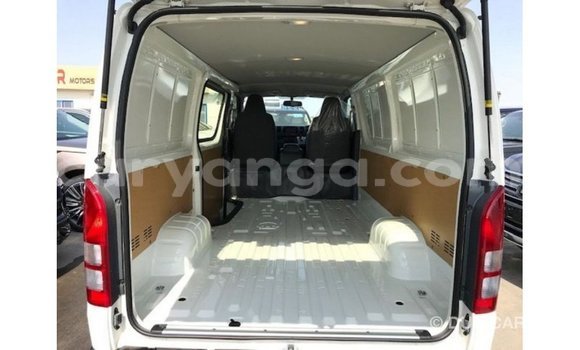 Nunua Imported Toyota Hiace White Gari ndani ya Import - Dubai nchini Malawi Nunua Imported Toyota Hiace White Gari ndani ya Import - Dubai nchini Malawi