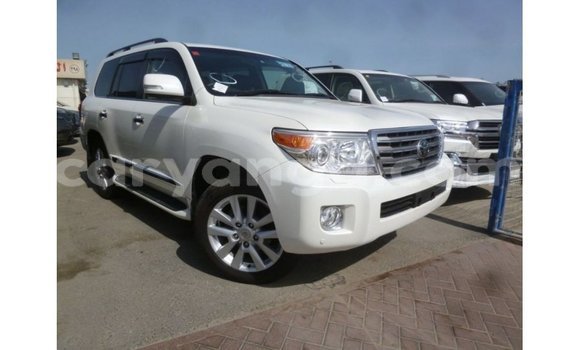 Acheter Import Voiture Toyota Land Cruiser Blanc à Import - Dubai, Malawi Acheter Import Voiture Toyota Land Cruiser Blanc à Import - Dubai, Malawi