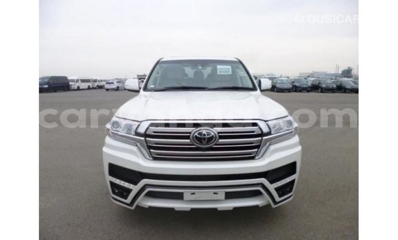 Acheter Import Voiture Toyota Land Cruiser Blanc à Import - Dubai, Malawi Acheter Import Voiture Toyota Land Cruiser Blanc à Import - Dubai, Malawi
