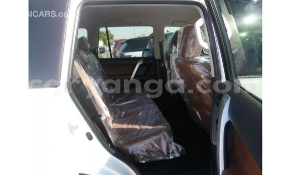 Acheter Import Voiture Toyota Prado Blanc à Import - Dubai, Malawi Acheter Import Voiture Toyota Prado Blanc à Import - Dubai, Malawi