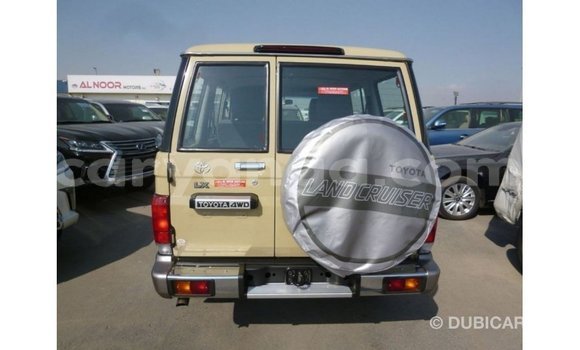 Acheter Import Voiture Toyota Land Cruiser Beige à Import - Dubai, Malawi Acheter Import Voiture Toyota Land Cruiser Beige à Import - Dubai, Malawi