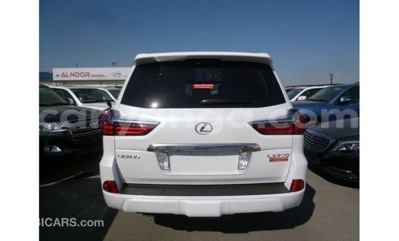 Acheter Import Voiture Lexus LX Blanc à Import - Dubai, Malawi Acheter Import Voiture Lexus LX Blanc à Import - Dubai, Malawi