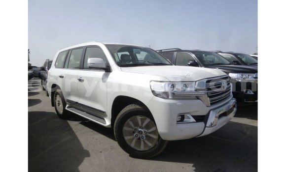 Acheter Import Voiture Toyota Land Cruiser Blanc à Import - Dubai, Malawi Acheter Import Voiture Toyota Land Cruiser Blanc à Import - Dubai, Malawi