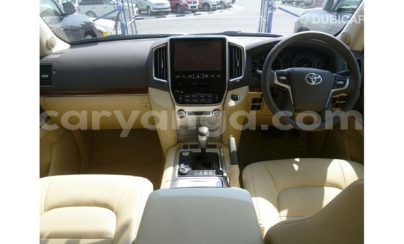 Acheter Import Voiture Toyota Land Cruiser Blanc à Import - Dubai, Malawi Acheter Import Voiture Toyota Land Cruiser Blanc à Import - Dubai, Malawi