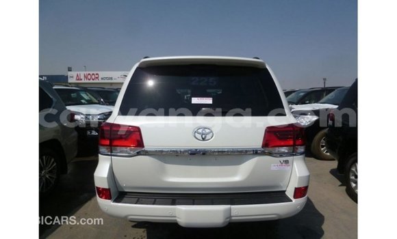 Acheter Import Voiture Toyota Land Cruiser Blanc à Import - Dubai, Malawi Acheter Import Voiture Toyota Land Cruiser Blanc à Import - Dubai, Malawi