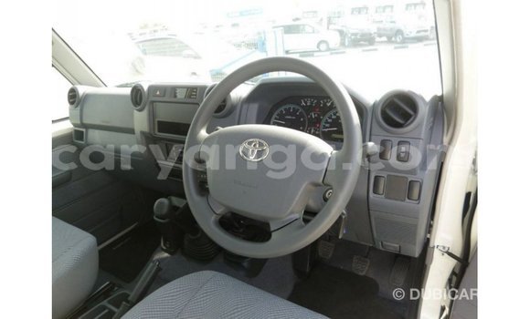 Nunua Imported Toyota Land Cruiser White Gari ndani ya Import - Dubai nchini Malawi Nunua Imported Toyota Land Cruiser White Gari ndani ya Import - Dubai nchini Malawi