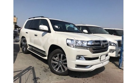 Acheter Import Voiture Toyota Land Cruiser Blanc à Import - Dubai, Malawi Acheter Import Voiture Toyota Land Cruiser Blanc à Import - Dubai, Malawi