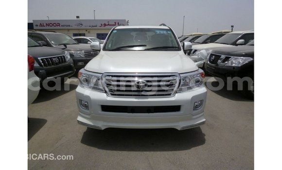 Acheter Import Voiture Toyota Land Cruiser Blanc à Import - Dubai, Malawi Acheter Import Voiture Toyota Land Cruiser Blanc à Import - Dubai, Malawi