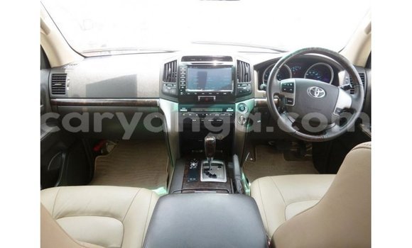 Acheter Import Voiture Toyota Land Cruiser Blanc à Import - Dubai, Malawi Acheter Import Voiture Toyota Land Cruiser Blanc à Import - Dubai, Malawi