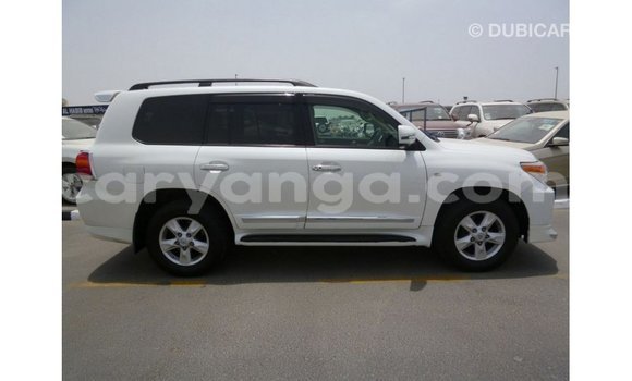 Acheter Import Voiture Toyota Land Cruiser Blanc à Import - Dubai, Malawi Acheter Import Voiture Toyota Land Cruiser Blanc à Import - Dubai, Malawi