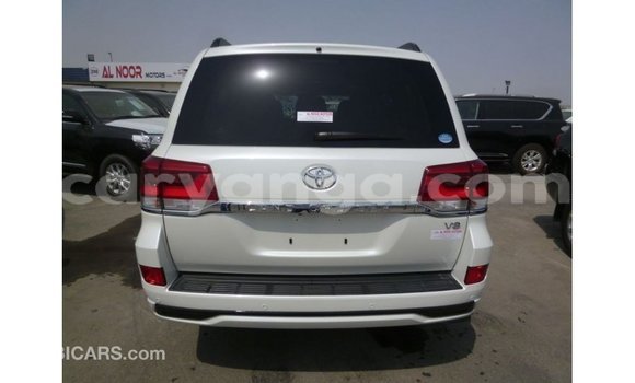 Buy Import Toyota Land Cruiser White Car in Import - Dubai in Malawi Buy Import Toyota Land Cruiser White Car in Import - Dubai in Malawi