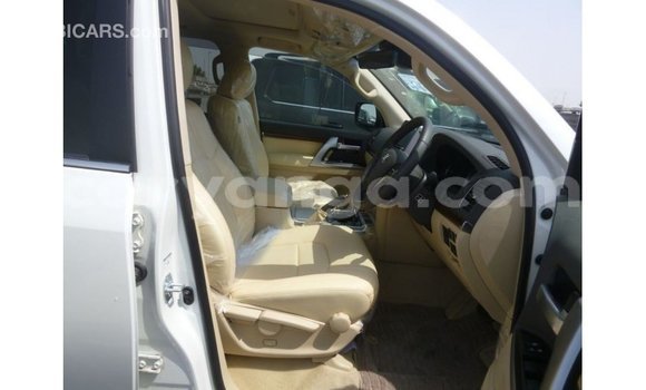 Buy Import Toyota Land Cruiser White Car in Import - Dubai in Malawi Buy Import Toyota Land Cruiser White Car in Import - Dubai in Malawi