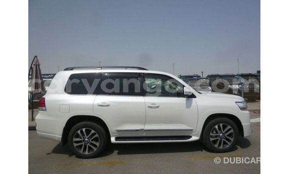 Buy Import Toyota Land Cruiser White Car in Import - Dubai in Malawi Buy Import Toyota Land Cruiser White Car in Import - Dubai in Malawi