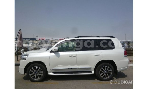 Buy Import Toyota Land Cruiser White Car in Import - Dubai in Malawi Buy Import Toyota Land Cruiser White Car in Import - Dubai in Malawi