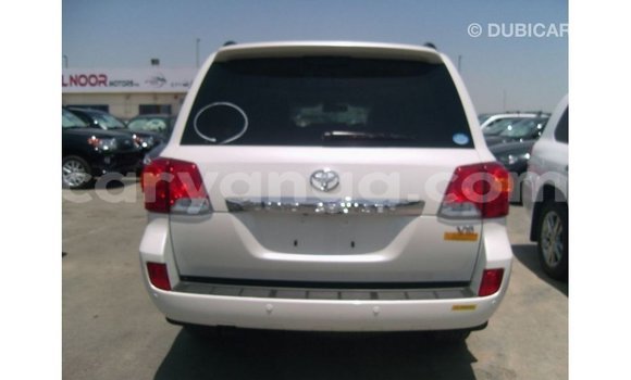 Buy Import Toyota Land Cruiser White Car in Import - Dubai in Malawi Buy Import Toyota Land Cruiser White Car in Import - Dubai in Malawi