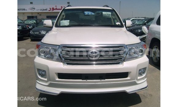 Buy Import Toyota Land Cruiser White Car in Import - Dubai in Malawi Buy Import Toyota Land Cruiser White Car in Import - Dubai in Malawi