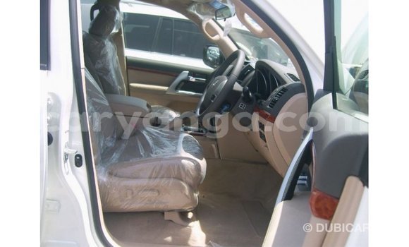 Buy Import Toyota Land Cruiser White Car in Import - Dubai in Malawi Buy Import Toyota Land Cruiser White Car in Import - Dubai in Malawi