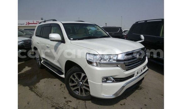 Acheter Import Voiture Toyota Land Cruiser Blanc à Import - Dubai, Malawi Acheter Import Voiture Toyota Land Cruiser Blanc à Import - Dubai, Malawi