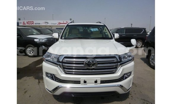 Acheter Import Voiture Toyota Land Cruiser Blanc à Import - Dubai, Malawi Acheter Import Voiture Toyota Land Cruiser Blanc à Import - Dubai, Malawi