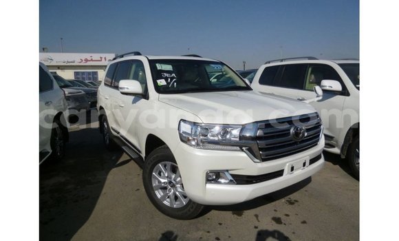 Acheter Import Voiture Toyota Land Cruiser Blanc à Import - Dubai, Malawi Acheter Import Voiture Toyota Land Cruiser Blanc à Import - Dubai, Malawi