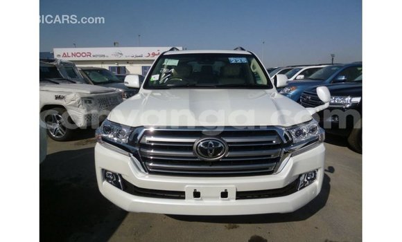 Acheter Import Voiture Toyota Land Cruiser Blanc à Import - Dubai, Malawi Acheter Import Voiture Toyota Land Cruiser Blanc à Import - Dubai, Malawi