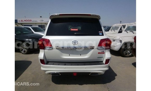 Buy Import Toyota Land Cruiser White Car in Import - Dubai in Malawi Buy Import Toyota Land Cruiser White Car in Import - Dubai in Malawi