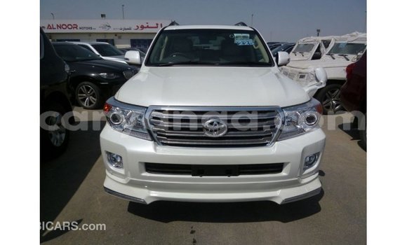 Buy Import Toyota Land Cruiser White Car in Import - Dubai in Malawi Buy Import Toyota Land Cruiser White Car in Import - Dubai in Malawi