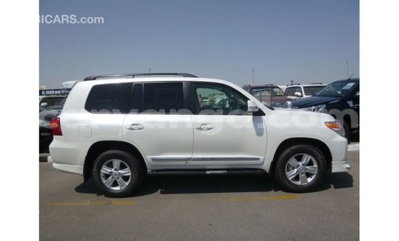 Buy Import Toyota Land Cruiser White Car in Import - Dubai in Malawi Buy Import Toyota Land Cruiser White Car in Import - Dubai in Malawi