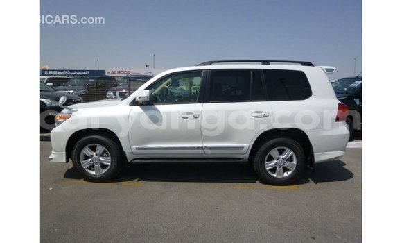 Buy Import Toyota Land Cruiser White Car in Import - Dubai in Malawi Buy Import Toyota Land Cruiser White Car in Import - Dubai in Malawi