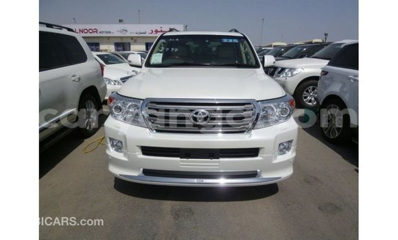 Buy Import Toyota Land Cruiser White Car in Import - Dubai in Malawi Buy Import Toyota Land Cruiser White Car in Import - Dubai in Malawi