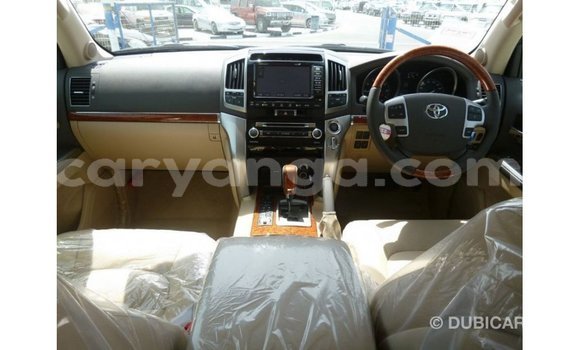Buy Import Toyota Land Cruiser White Car in Import - Dubai in Malawi Buy Import Toyota Land Cruiser White Car in Import - Dubai in Malawi