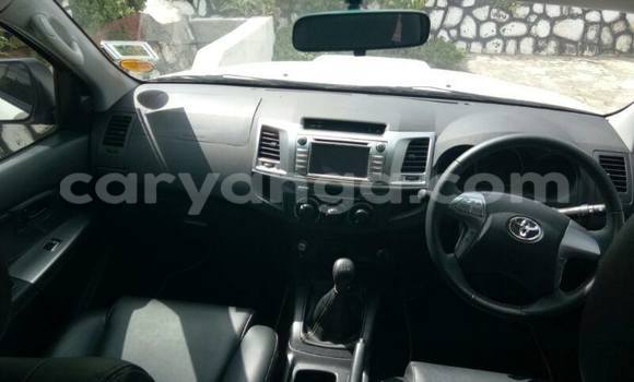 Acheter Occasion Voiture Toyota Hilux Blanc à Limete, Malawi Acheter Occasion Voiture Toyota Hilux Blanc à Limete, Malawi