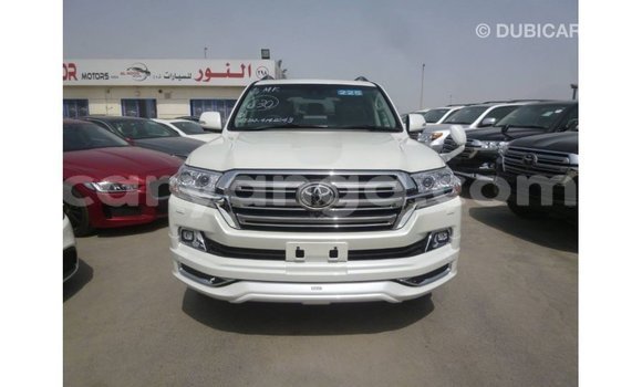 Acheter Import Voiture Toyota Land Cruiser Blanc à Import - Dubai, Malawi Acheter Import Voiture Toyota Land Cruiser Blanc à Import - Dubai, Malawi