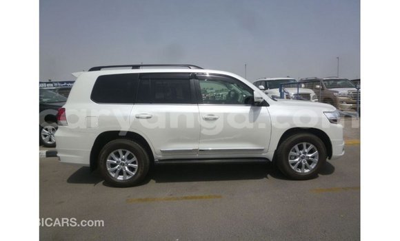 Acheter Import Voiture Toyota Land Cruiser Blanc à Import - Dubai, Malawi Acheter Import Voiture Toyota Land Cruiser Blanc à Import - Dubai, Malawi