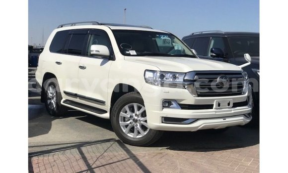 Nunua Imported Toyota Land Cruiser White Gari ndani ya Import - Dubai nchini Malawi Nunua Imported Toyota Land Cruiser White Gari ndani ya Import - Dubai nchini Malawi