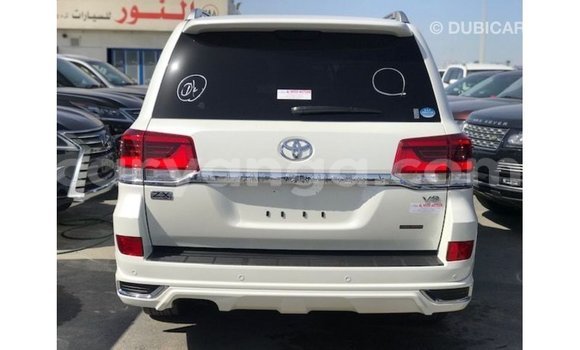 Nunua Imported Toyota Land Cruiser White Gari ndani ya Import - Dubai nchini Malawi Nunua Imported Toyota Land Cruiser White Gari ndani ya Import - Dubai nchini Malawi