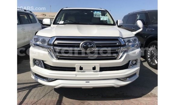Nunua Imported Toyota Land Cruiser White Gari ndani ya Import - Dubai nchini Malawi Nunua Imported Toyota Land Cruiser White Gari ndani ya Import - Dubai nchini Malawi