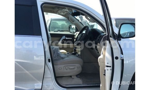 Nunua Imported Toyota Land Cruiser White Gari ndani ya Import - Dubai nchini Malawi Nunua Imported Toyota Land Cruiser White Gari ndani ya Import - Dubai nchini Malawi