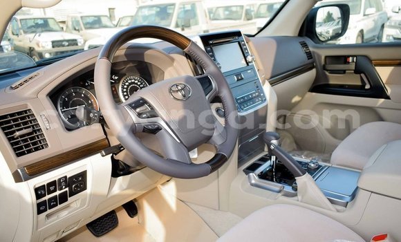 Buy Import Toyota Land Cruiser White Car in Import - Dubai in Malawi Buy Import Toyota Land Cruiser White Car in Import - Dubai in Malawi