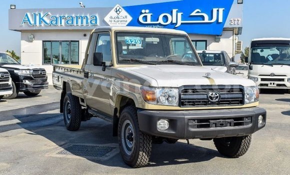 Nunua Imported Toyota Land Cruiser Beige Gari ndani ya Import - Dubai nchini Malawi Nunua Imported Toyota Land Cruiser Beige Gari ndani ya Import - Dubai nchini Malawi