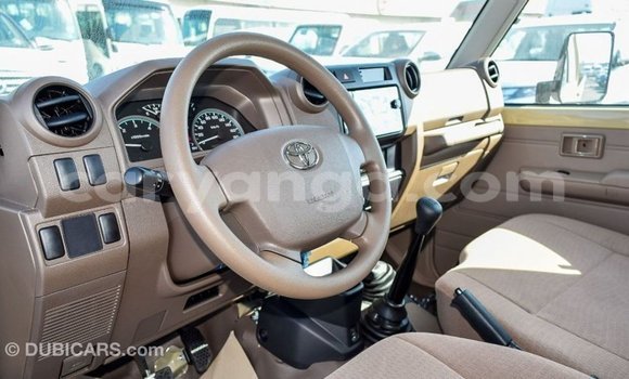 Nunua Imported Toyota Land Cruiser Beige Gari ndani ya Import - Dubai nchini Malawi Nunua Imported Toyota Land Cruiser Beige Gari ndani ya Import - Dubai nchini Malawi