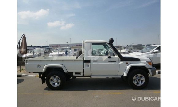 Buy Import Toyota Land Cruiser White Car in Import - Dubai in Malawi Buy Import Toyota Land Cruiser White Car in Import - Dubai in Malawi