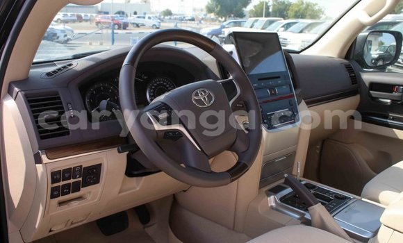 Acheter Import Voiture Toyota Land Cruiser Noir à Import - Dubai, Malawi Acheter Import Voiture Toyota Land Cruiser Noir à Import - Dubai, Malawi