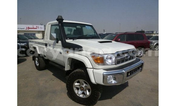 Acheter Import Voiture Toyota Land Cruiser Blanc à Import - Dubai, Malawi Acheter Import Voiture Toyota Land Cruiser Blanc à Import - Dubai, Malawi