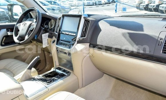 Buy Import Toyota Land Cruiser White Car in Import - Dubai in Malawi Buy Import Toyota Land Cruiser White Car in Import - Dubai in Malawi