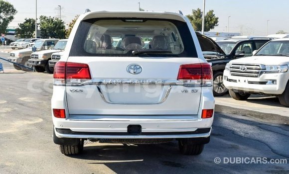 Buy Import Toyota Land Cruiser White Car in Import - Dubai in Malawi Buy Import Toyota Land Cruiser White Car in Import - Dubai in Malawi