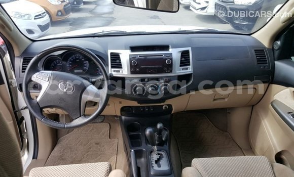 Nunua Imported Toyota Fortuner White Gari ndani ya Import - Dubai nchini Malawi Nunua Imported Toyota Fortuner White Gari ndani ya Import - Dubai nchini Malawi
