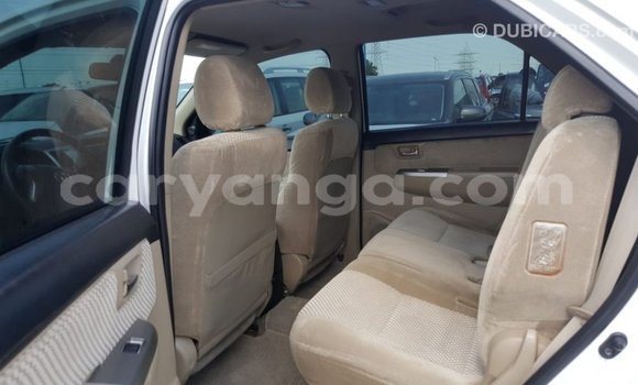 Nunua Imported Toyota Fortuner White Gari ndani ya Import - Dubai nchini Malawi Nunua Imported Toyota Fortuner White Gari ndani ya Import - Dubai nchini Malawi
