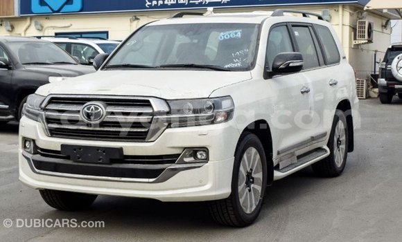 Acheter Import Voiture Toyota Land Cruiser Blanc à Import - Dubai, Malawi Acheter Import Voiture Toyota Land Cruiser Blanc à Import - Dubai, Malawi