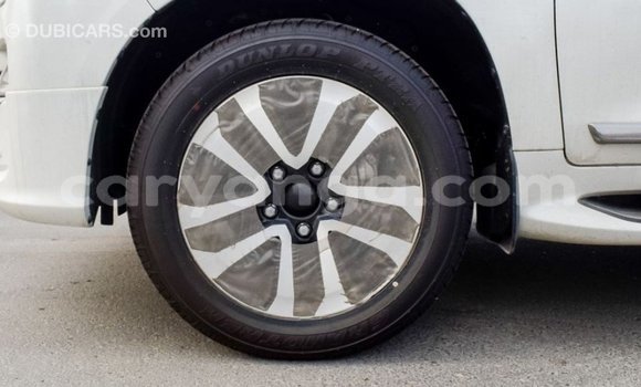 Acheter Import Voiture Toyota Land Cruiser Blanc à Import - Dubai, Malawi Acheter Import Voiture Toyota Land Cruiser Blanc à Import - Dubai, Malawi